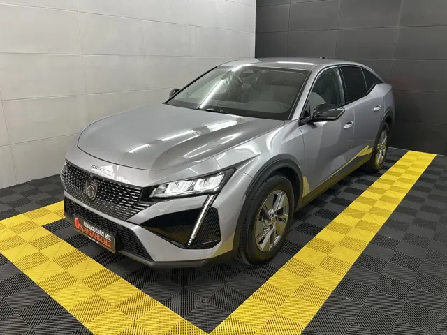 Peugeot 408 Hybrid 136 Allure+ACC+360*+LED+DAB+CarPlay – Gebrauchtwagen bei Your Next Car in Ostrhauderfehn